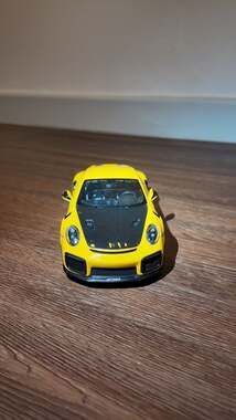 Porsche 911 GT2 RS 1:32 Scale Diecast Model Toy Car – Yellow & Black
